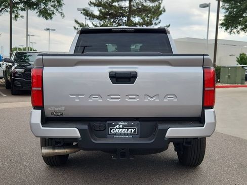 Used 2025 Toyota Tacoma SR5 AWD/4WD image 11