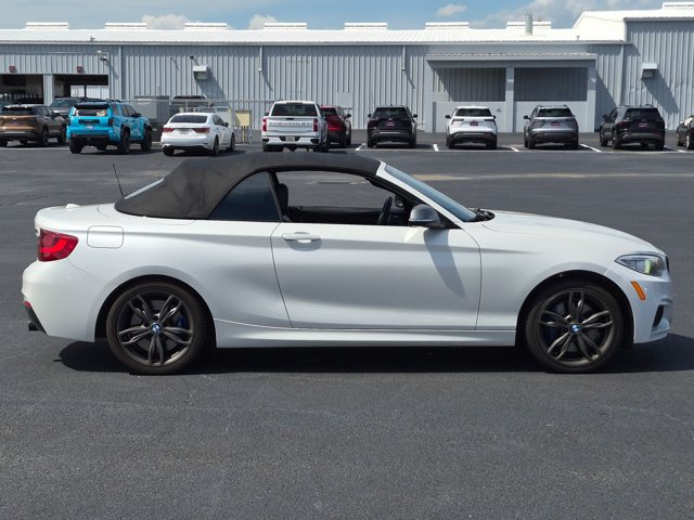 Used 2015 BMW M235i Convertible RWD image 4