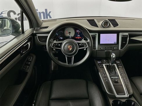 Used 2017 Porsche Macan S image 28