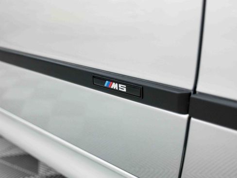 Used 2002 BMW M5 RWD image 23
