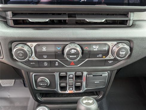 New 2025 Jeep Wrangler Sport S image 20