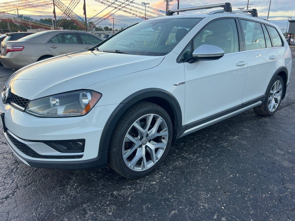 Used 2017 Volkswagen Golf Alltrack SEL AWD/4WD image 3