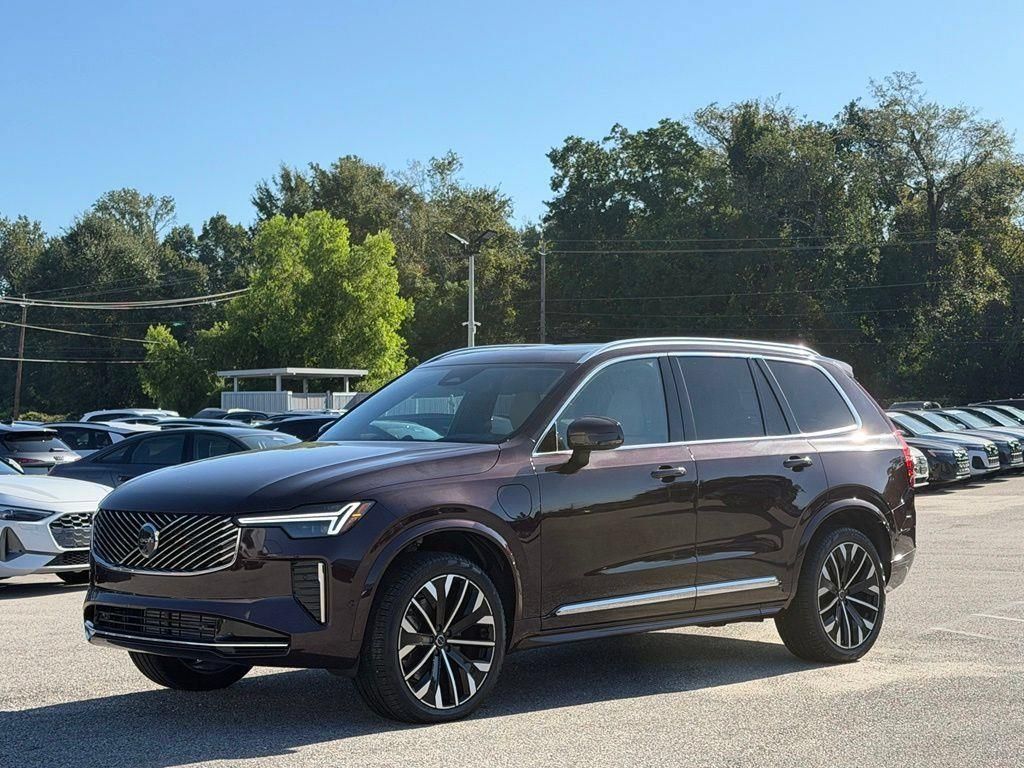 Used 2025 Volvo XC90 T8 Ultra w/ Lounge Package AWD/4WD image 8