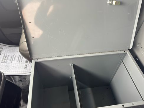 Used 2015 Chevrolet Express 3500 image 22