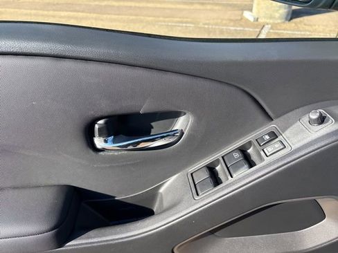 Certified 2024 Nissan Frontier SL image 11