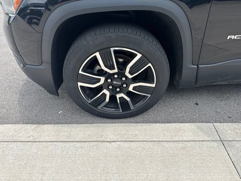 Used 2019 GMC Acadia SLT w/ Black Edition FWD image 17