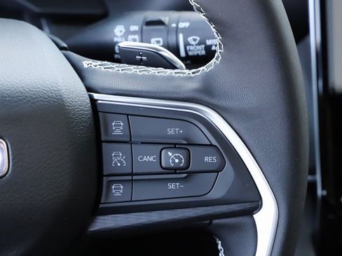 New 2025 Jeep Grand Cherokee L Laredo image 23