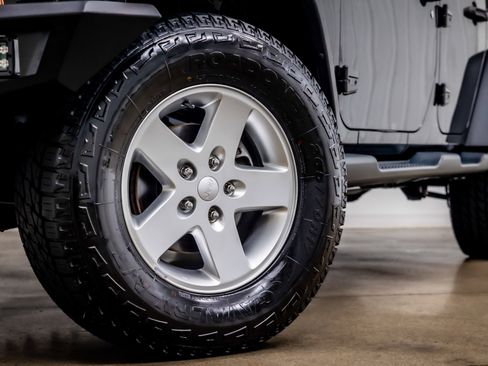 Used 2016 Jeep Wrangler Unlimited Sport w/ Quick Order Package 24S AWD/4WD image 26