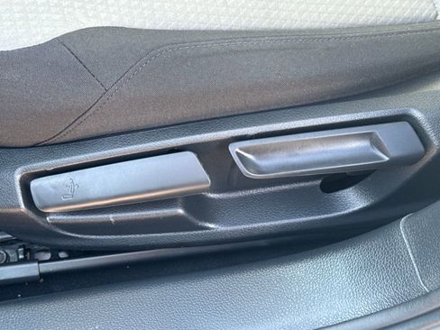 Used 2017 Volkswagen Jetta S image 45