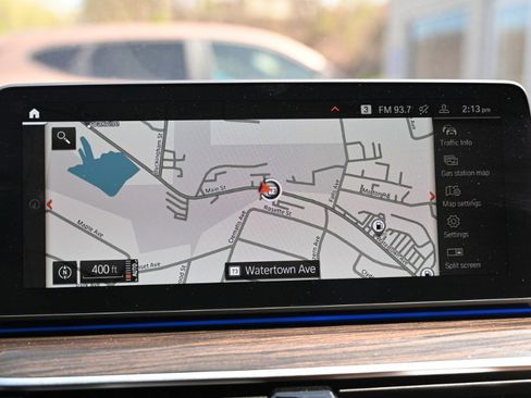 Used 2022 BMW 540i xDrive w/ M Sport Package image 2