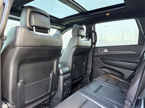 Used 2019 Jeep Grand Cherokee Limited w/ Luxury Group II image 9