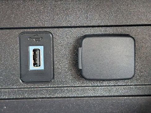 Used 2017 Ford Escape SE image 19