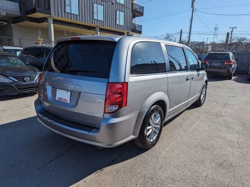 Used 2020 Dodge Grand Caravan SXT FWD image 7