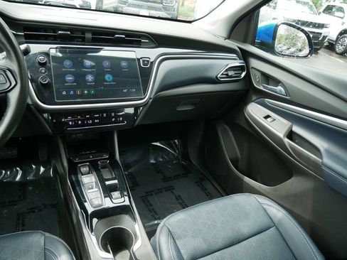 Used 2022 Chevrolet Bolt EUV Premier w/ Super Cruise Package FWD image 14