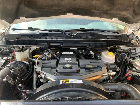 Used 2018 RAM 2500 Tradesman w/ Chrome Appearance Group AWD/4WD image 9