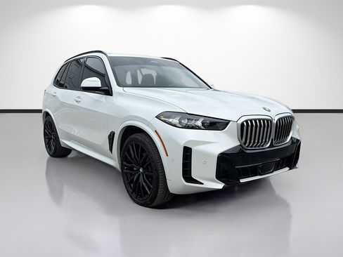 Used 2024 BMW X5 xDrive40i w/ M Sport Package AWD/4WD image 1