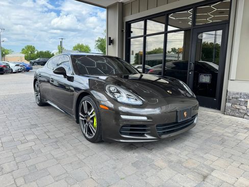 Used 2016 Porsche Panamera S RWD image 1