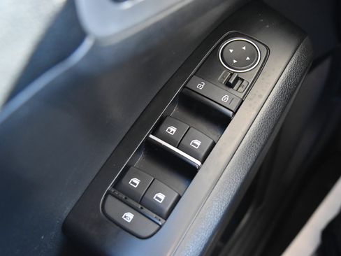 Used 2024 Kia Soul LX w/ Option Group 015 FWD image 27