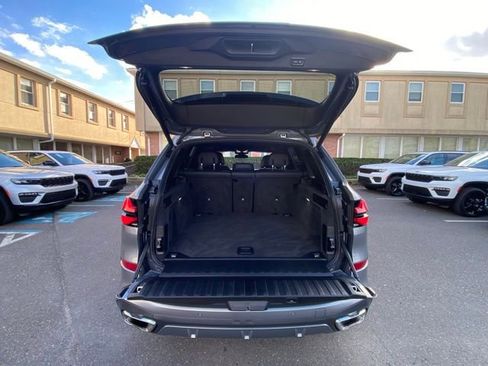 Used 2024 BMW X5 xDrive40i w/ M Sport Package image 11