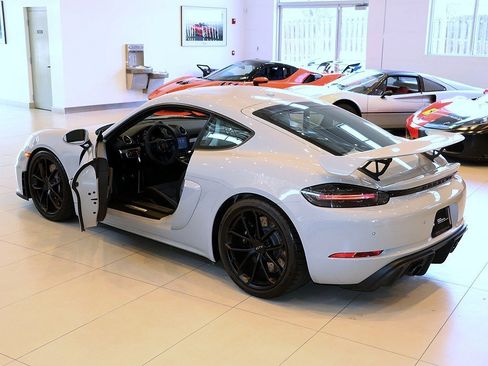 Used 2020 Porsche 718 Cayman GT4 image 38