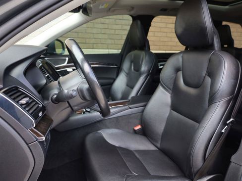 Used 2018 Volvo XC90 T5 Momentum w/ Momentum Plus Package FWD image 15