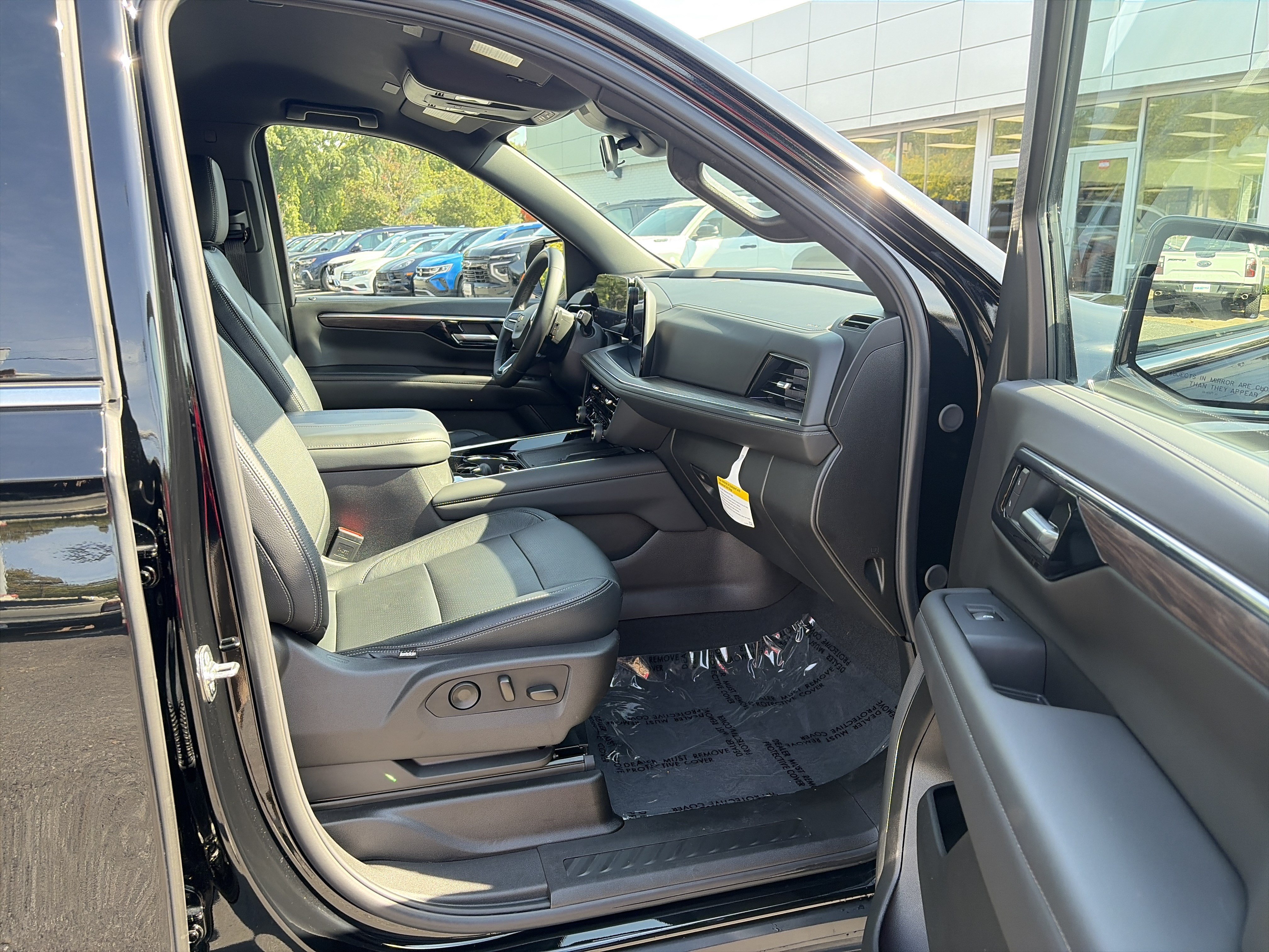 Used 2025 Chevrolet Suburban LS w/ LPO, Dark Essentials Package RWD image 14
