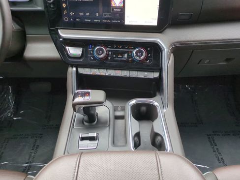 Used 2023 GMC Sierra 1500 Denali w/ Technology Package AWD/4WD image 18