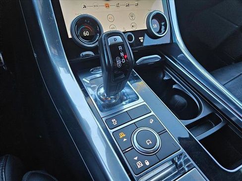 Used 2018 Land Rover Range Rover Sport HSE Dynamic image 12