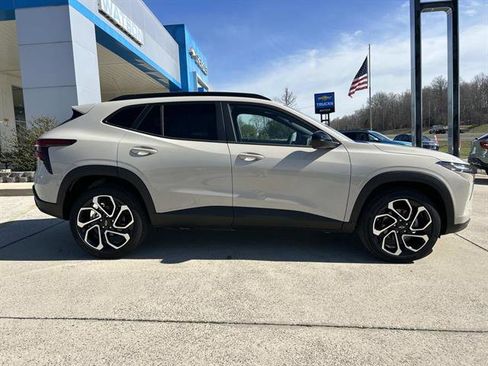 New 2026 Chevrolet Trax RS w/ Driver Confidence Package image 3