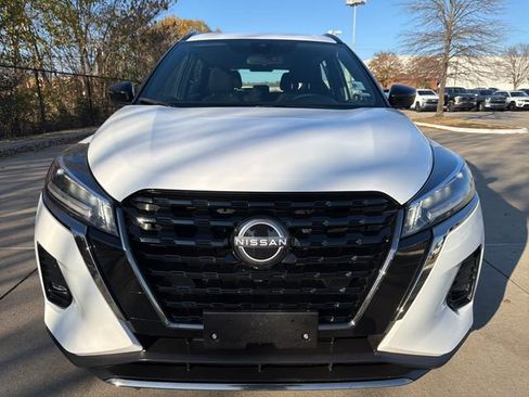 Used 2024 Nissan Kicks SR image 8