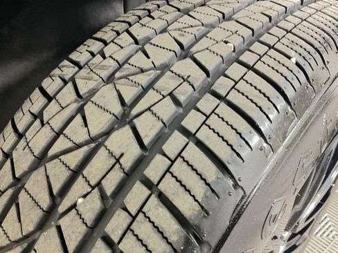 Used 2023 GMC Acadia SLT w/ Elevation Edition image 41