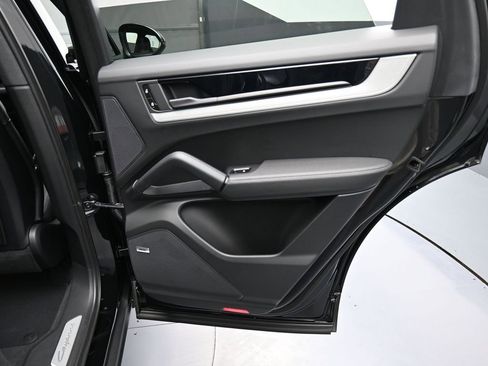 New 2026 Porsche Cayenne image 25