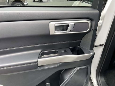 Used 2023 Ford Explorer XLT w/ Equipment Group 202A image 24