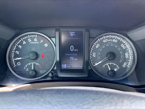 Used 2018 Toyota Tacoma TRD Off-Road w/ Technology Package AWD/4WD image 25