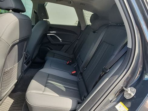 Used 2025 Audi Q5 Premium w/ Convenience Package AWD/4WD image 5