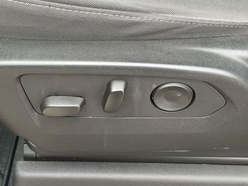 Used 2024 Chevrolet Silverado 2500 Custom w/ Custom Value Package image 19