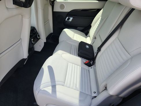 Used 2025 Land Rover Discovery S AWD/4WD image 5