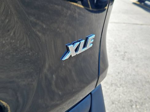 Used 2023 Toyota RAV4 XLE FWD image 9