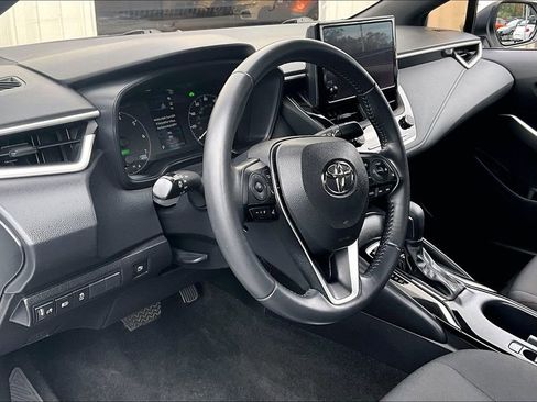 Used 2023 Toyota Corolla SE w/ SE Package FWD image 15