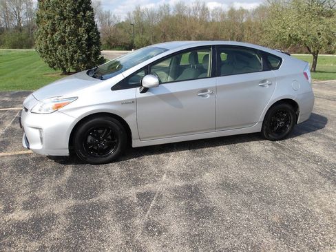 Used 2015 Toyota Prius Two image 1