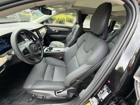 Used 2025 Volvo S90 B6 Plus AWD/4WD image 10