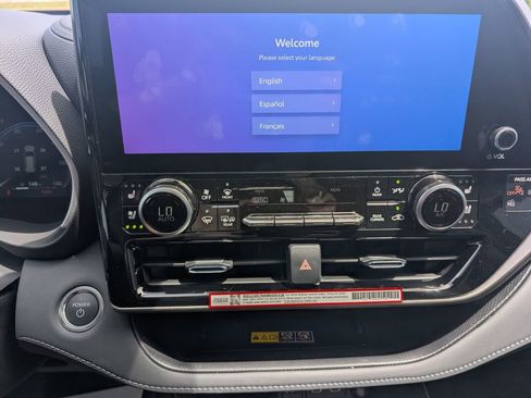 New 2026 Toyota Highlander Limited AWD/4WD image 13