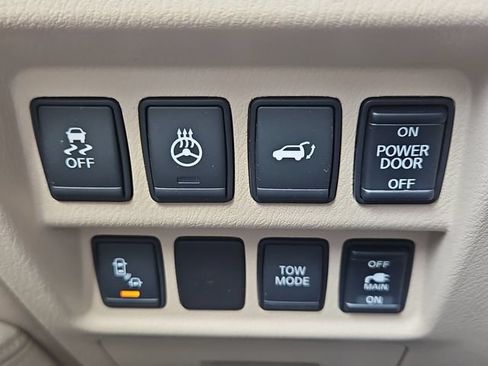 Used 2015 Nissan Pathfinder Platinum FWD image 27