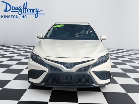 Used 2024 Toyota Camry SE image 8