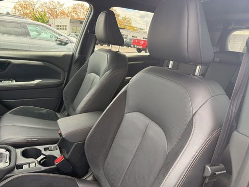 Used 2025 Subaru Forester Touring w/ Touring Package image 4