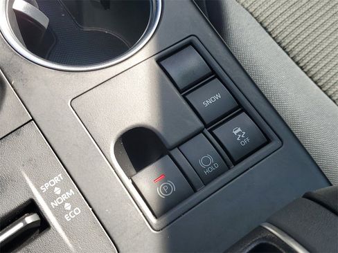 Used 2023 Toyota Highlander LE image 26