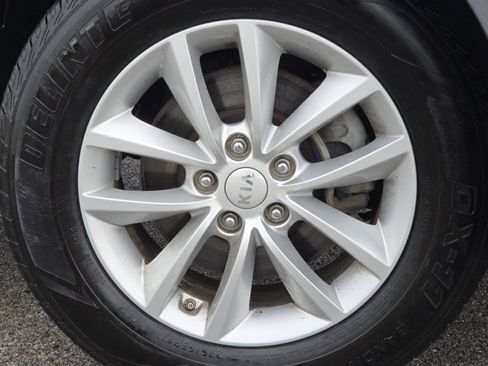 Used 2018 Kia Sorento AWD image 9