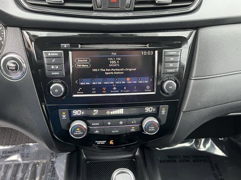 Used 2018 Nissan Rogue SV image 20