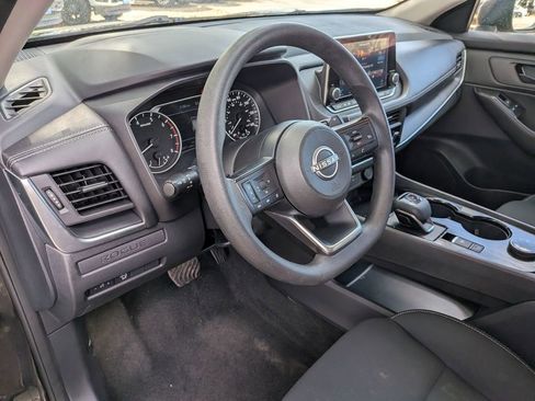 Used 2024 Nissan Rogue S image 12