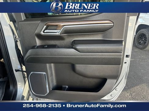 Used 2023 Chevrolet Silverado 1500 LT image 16